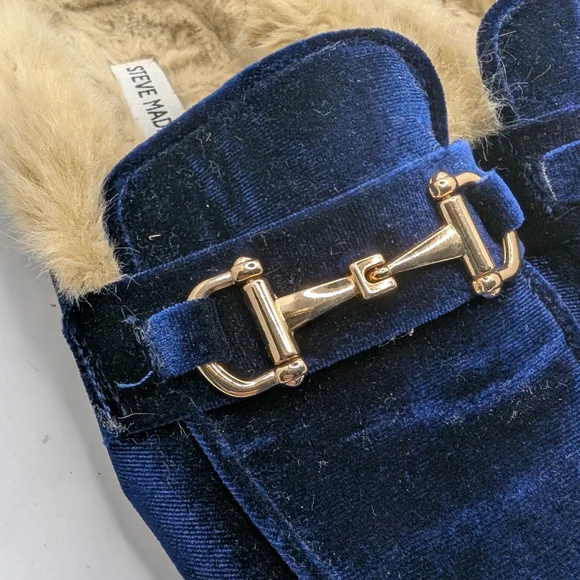 Blue Velvet Sz 7 Men's Steve Madden Loafers with Gold Buckle - Picture 2 of 5